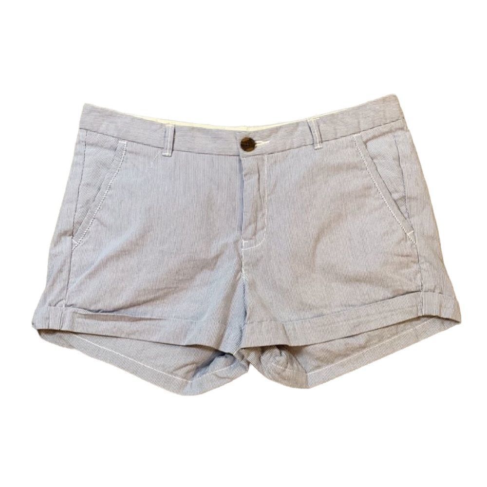 H&m blue and white stripe cuffed shorts. Front and back pockets. Size 6.